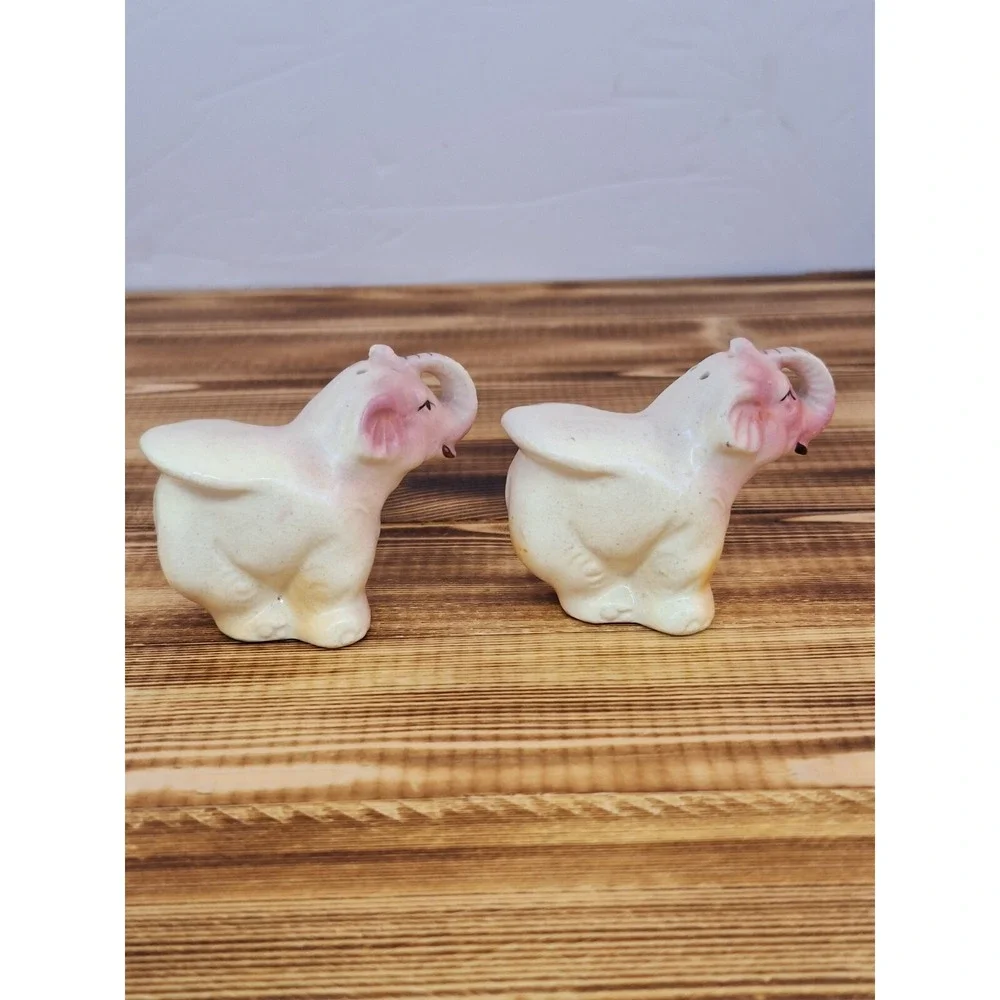 Unmarked mini shipped pottery